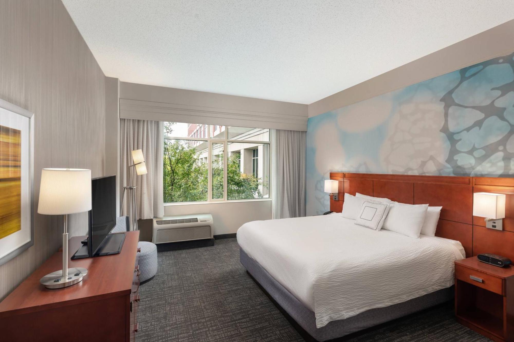 Courtyard By Marriott Greenville Downtown Exterior foto