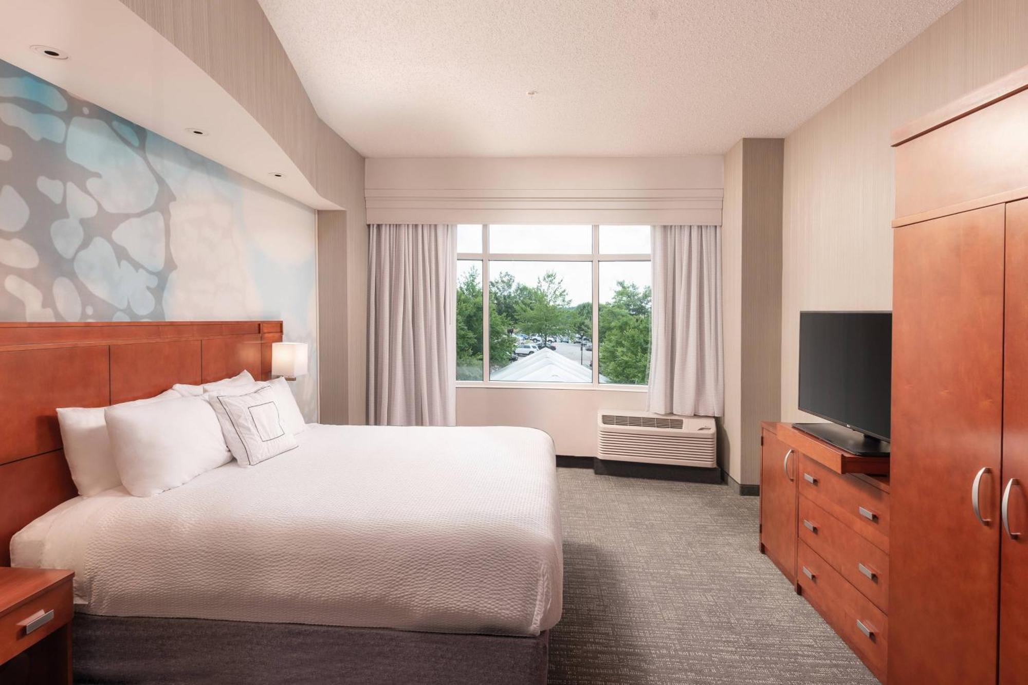 Courtyard By Marriott Greenville Downtown Exterior foto