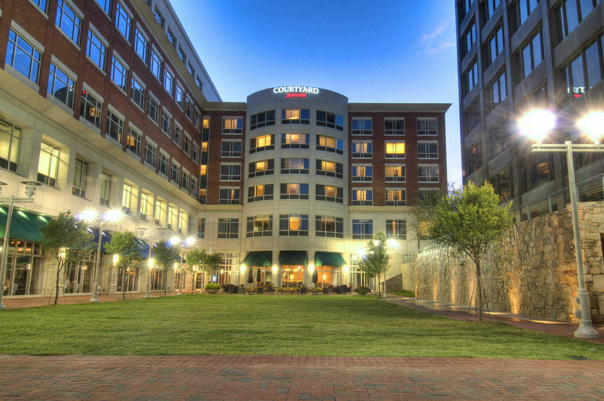 Courtyard By Marriott Greenville Downtown Exterior foto