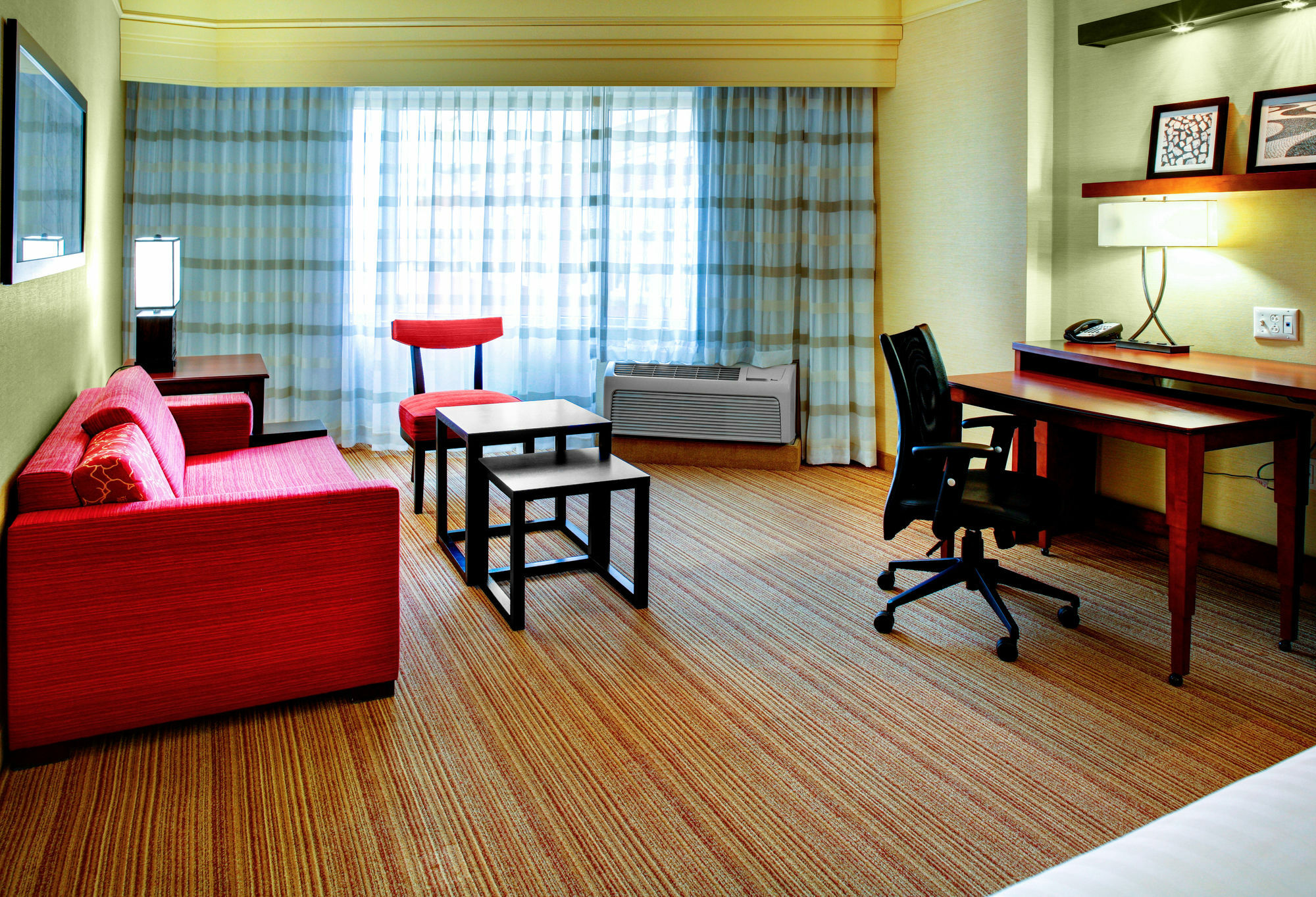 Courtyard By Marriott Greenville Downtown Exterior foto
